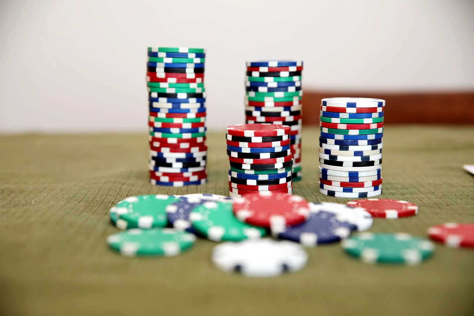 How Wagering Requirements Actually Work on Bonus Cash